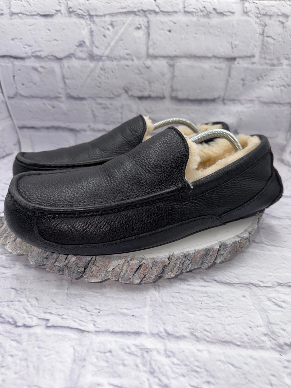 UGG Ascot Slippers Mens 13 Black Leather Shearling Slippers Slip On Shoes 5379B